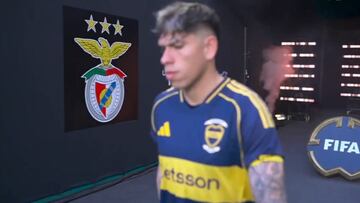 Carlos Palacios debuta en el Mundial de Clubes y recibe una presentación muy pocas veces vista en el fútbol