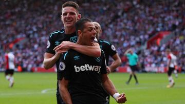 'Chicharito' se deja querer por los aficionados del West Ham