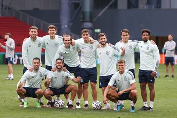 Aymeric Laporte, pau Torres, Fabián Ruiz, Gerard Moreno, José Luis Gayá, Eric García, Adama Traoré, Sergio Busquets, Koke y Marcos Llorente.