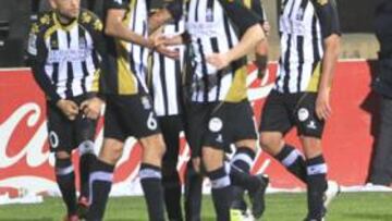 <b>LANZADO. </b>El Cartagena ha encontrado ante su público el camino a la permanencia.