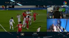 La mano de Militao de la que se va hablar semanas: del 2-1 del Madrid al 1-2 del Sevilla