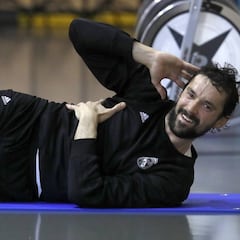 Llull sigue con su puesta a punto y ya juega dos contra dos
