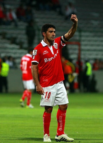 El mediocampista también vivía una gran época con el Toluca que peleaba por cosas importantes. Sinha siempre destacó en la mediocancha. 