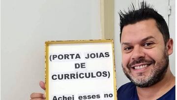 Reparte 62 currículums que vio en la basura: 14 personas obtuvieron trabajo