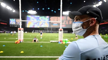 Racing&#039;s staff member looks on prior of the French Top 14 rugby union match between Racing 92 and Montpellier on September 11, 2020 at the U Arena in Nanterre, near Paris. (Photo by FRANCK FIFE / AFP)