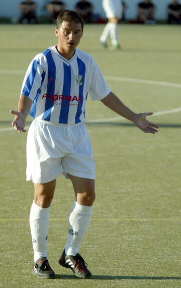 En la temporada 04/05 y después de dos años sin jugar partidos profesionales recaló en las filas del CD Leganés de Segunda División B