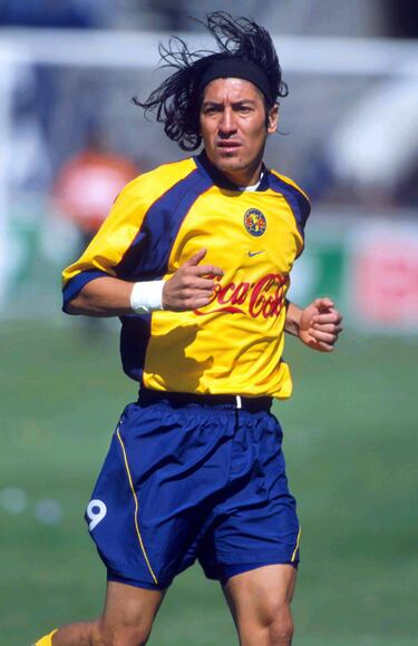 El 'Bam Bam' jugó en el América del 2001 al 2002.