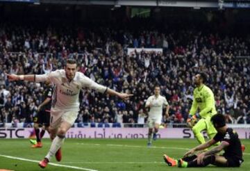 Gareth Bale celebra el 2-0.