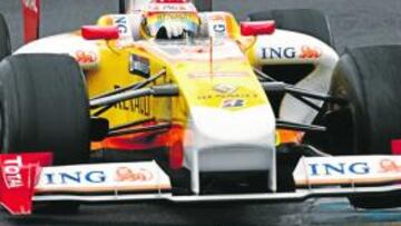 <b>NUEVO ALERÓN DELANTERO. </b>En estas últimas pruebas en Jerez el R29 ha cambiado el diseño de su alerón, con extremos más perfilados.