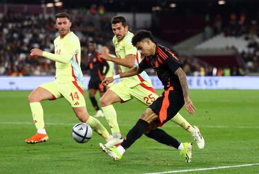 Rumanía y Colombia inundan el Metropolitano