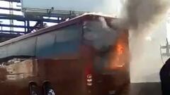 Bus del Necaxa de los chilenos se incendia en su arribo a Monterrey