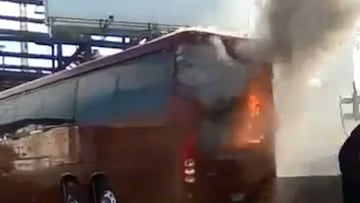 Se incendia autobús de Necaxa en su llegada a Monterrey