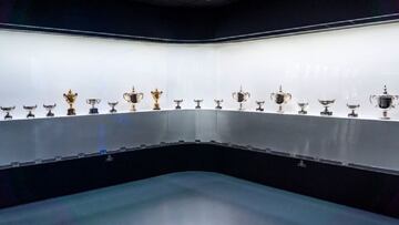 Imagen de la vitrina con los 20 títulos de Grand Slam conquistados por Rafa Nadal en el Rafa Nadal Museum de la Rafa Nadal Academy.