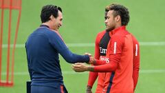 Emery, junto a Neymar.