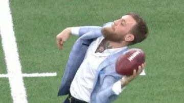 Las redes sociales se mofan de Conor McGregor despu&eacute;s de su lanzamiento en la NFL.