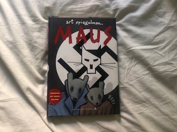 La única novela gráfica ganadora del Premio Pulitzer. Publicado por entregas entre 1980 y 1991 en la revista Raw. El retrato más crudo e impactante del holocausto nazi. Los judíos son ratones, los alemanes, gatos. Esta lectura, imprescindible.