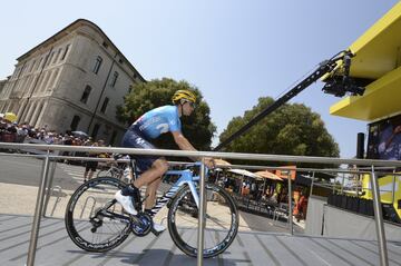 Caleb Ewan se llevó la victoria de la etapa 16 del Tour de Francia. El colombiano Rigoberto Urán subió un puesto en la clasificación general. 