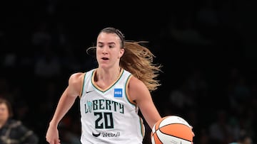 Sabrina Ionescu, guardia de las New York Liberty, está a un triple-doble de compartir la cima en los registros históricos de la WNBA.