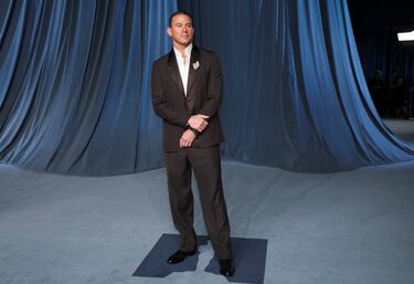 Channing Tatum posa en la alfombra roja de la Academy Museum Gala de Hollywood.