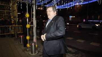 04/12/17 AYUNTAMIENTO DE MADRID GALA 50 ANIVERSARIO DE AS
COCHE LLEGADA
JUAN LUIS LARREA PRESIDENTE RFEF