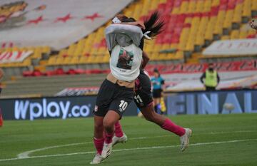 Independiente Santa Fe se impuso sobre América de Cali y se coronó, por segunda vez, campeón de la Liga BetPlay Femenina. Fany Gauto y Nubiluz Rangel anotaron los goles de la victoria. El marcador global terminó 4-1. 