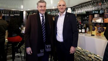11-01-25. MARTÍN PELÁEZ Y DAVID GUERRA, PRESIDENTES EJECUTIVOS DEL OVIEDO Y DEL SPORTING, POSAN ANTES DEL ALMUERZO DE DIRECTIVAS PREVIO AL DERBI ASTURIANO.