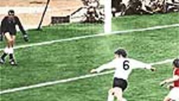 <b>GOL DE LA TRANQUILIDAD.</B> Wimmer marca el segundo gol, distancia insalvable para los rusos.