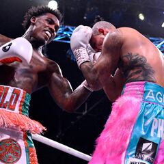 Jermall Charlo lanza amenaza a Canelo: “Yo seré un gemelo totalmente diferente cuando me enfrentes”