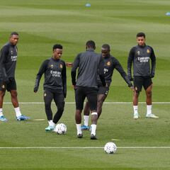 Dos asignaturas en un día para el Madrid: el pase y el gol