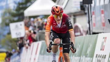Carlos Rodr¨ªguez lidera Romand¨ªa en la victoria de Carapaz