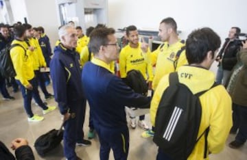 El Villarreal se ha convertido hoy en el primer pasajero "oficial" del aeropuerto de Castellón, inaugurado hace casi cuatro años, al subirse a un avión chárter que le llevó hasta San Sebastián para enfrentarse a la Real Sociedad en la Copa del Rey. 