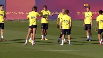 El Luis Suárez de siempre está de vuelta: de las protestas a Piqué al vacile con Busquets