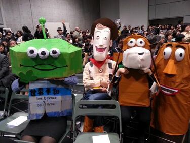 Una graduación universitaria con cosplays de juegos