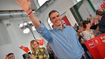 El presidente del gobierno de Espa?a y secretario general del PSOE, Pedro S¨¢nchez, interviene en un acto de campa?a del PSOE de Castilla-La Mancha, en el Palacio de Congresos y Exposiciones, a 14 de mayo de 2023, en Puertollano, Ciudad Real, Castilla-La Mancha (Espa?a). Este mitin de los socialistas se celebra de cara a las pr¨®ximas elecciones municipales y auton¨®micas del 28 de mayo. La campa?a electoral comenz¨® en la madrugada del 12 de mayo, y terminar¨¢ la madrugada del pr¨®ximo 27 de mayo, 15 d¨ªas despu¨¦s.
14 MAYO 2023;PSOE;PARTIDO SOCIALISTA;MITIN;CAMPA?A ELECTORAL;28M;BEBE AGUA;
Eusebio Garc¨ªa del Castillo / Europa Press
14/05/2023