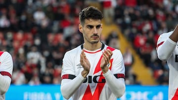 &Oacute;scar Valent&iacute;n, jugador del Rayo Vallecano, durante un partido de Liga.