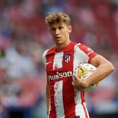 Nahuel Molina alivia a Llorente