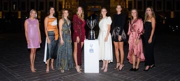 De izquierda a derecha, Kontaveit, Muguruza, Sakkari, Sabalenka, Krejcikova, Pliskova, Swiatek y Badosa. 