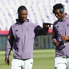 Ancelotti busca mediocentro