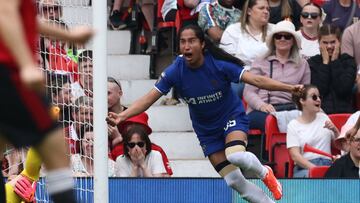 Mayra Ramírez anotó en la victoria del Chelsea sobre el United.
