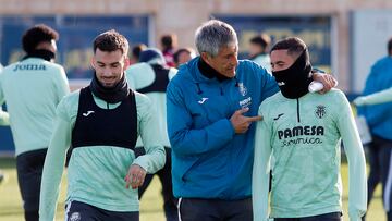 Quique Setién en un entrenamiento con el Villarreal.