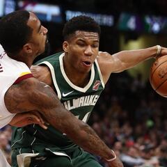 Los Cavs sobreviven a los 40 de Giannis desde la personal (+22)