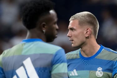 El jugador argentino del Real Madrid, Franco Mastantuono, durante el calentamiento previo.