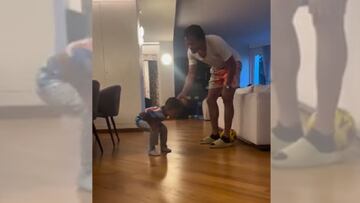 ¡Imperdible! El hijo de Cuadrado se “selecciona” la rodilla