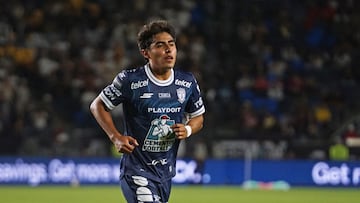 Le bajan el pulgar a Elías Montiel