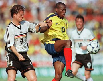 Fue parte del equipo de Colombia en los mundiales del '94 y '98. En el final de su carrera llegó como refuerzo estrella a la U.