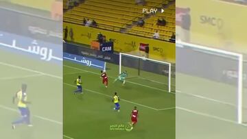 Atajadota de David Ospina en el Al-Nassr de Arabia