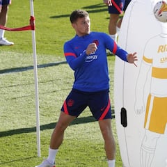 Trippier ya trabaja con el grupo