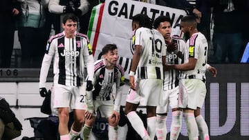 Juventus' Portuguese forward #07 Francisco Chico Conceicao (C) celebrates with teammates after scoring Juventus' first goal during the Italian Serie A football match between Juventus and AS Roma at the Allianz stadium in Turin, northern Italy, on December 20, 2025. (Photo by MARCO BERTORELLO / AFP)