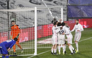 2-0. Ferland Mendy celebr¨® el segundo gol.o gol.
