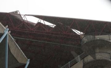 Parte del techo de la grada de Río del estadio de Balaídos ha perdido la cubierta debido al temporal que ha obligado a decretar la alerta roja en las Rías Bajas.